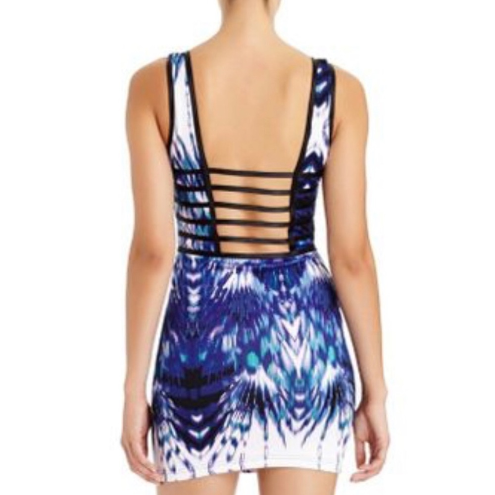 BNWT 🌟 bebe Radio Static Cut Out dress!